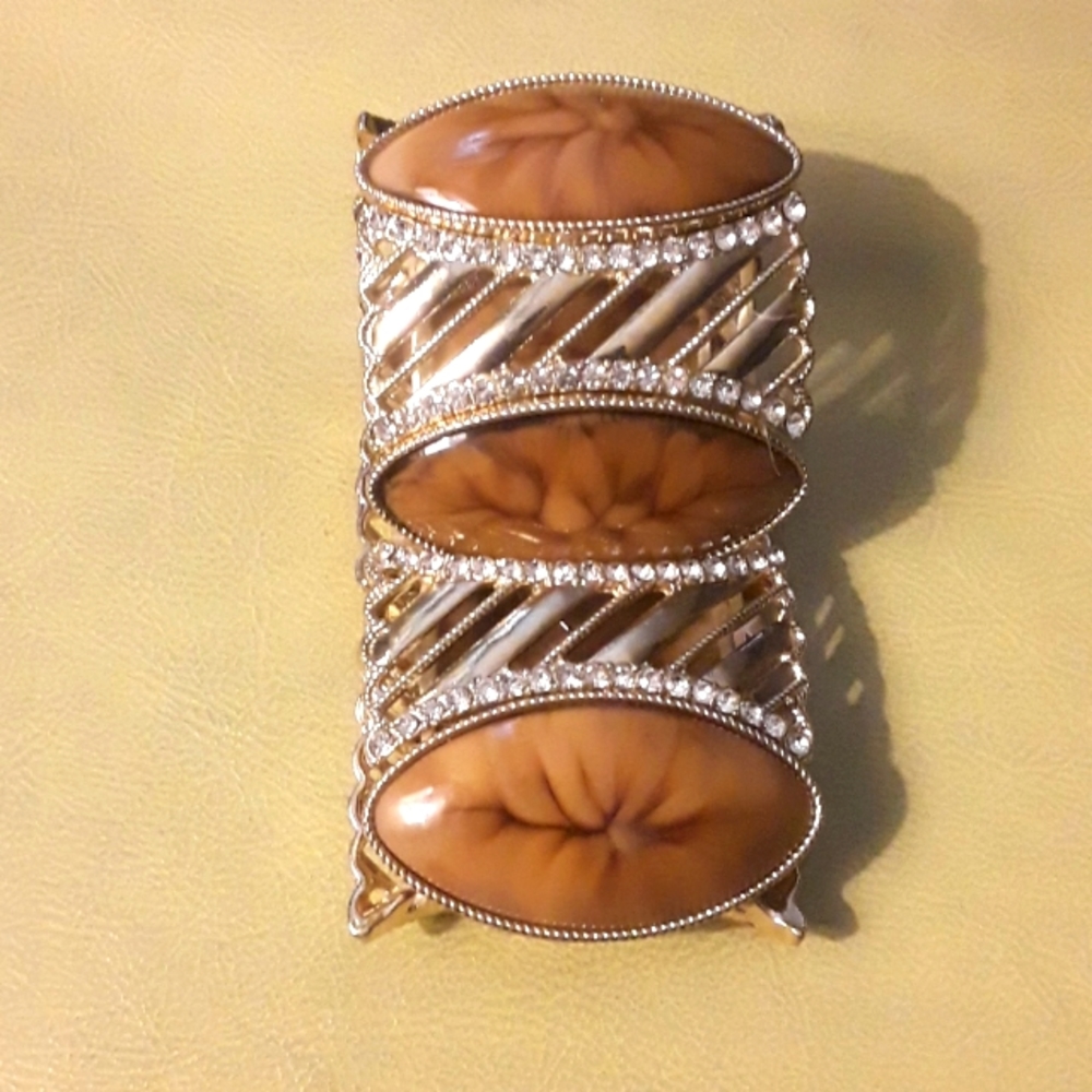 Bracelet with rhinestones and Stone